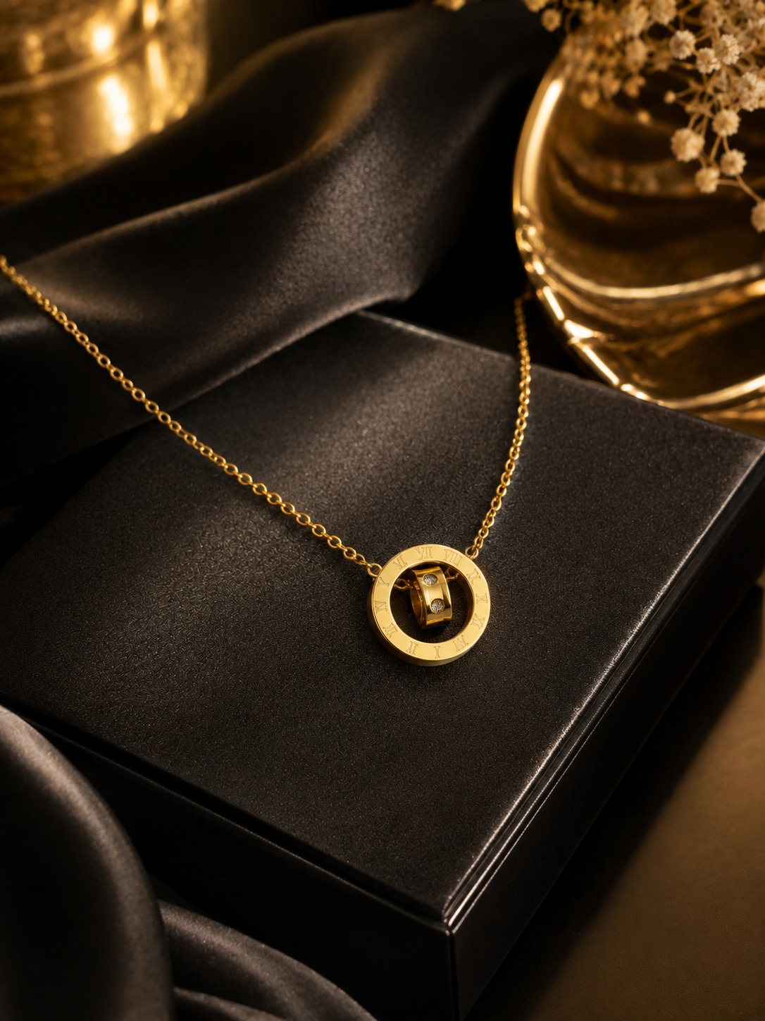 Roman Luxe Pandent Necklace