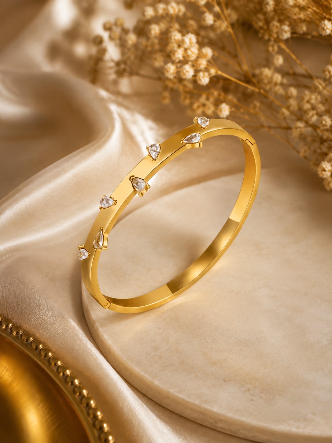Luxury Stone Handcuff